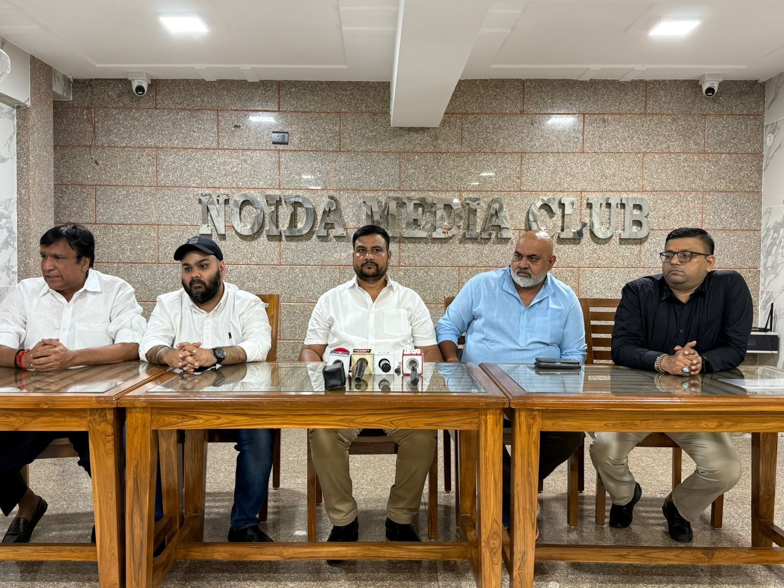 निजी कंपनी की मनमानी से परेशान हैं वेंडर